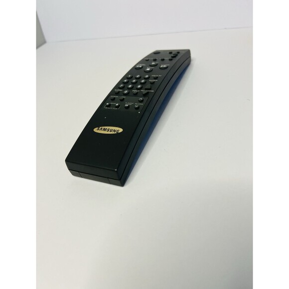 Samsung TV/ VCR Remote Control Arched body - Picture 3 of 7